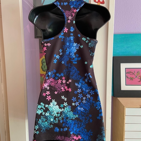 Lululemon 🍋 racerback tank - - Picture 2 of 2